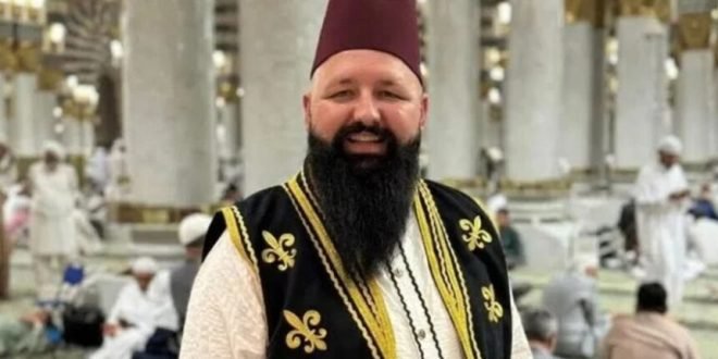 DIRLJIVA PRIČA IZ PROZORA: Katolik darovao hodži novac za hadž,“Red je red, hodža!”