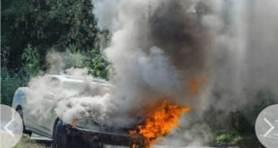 https://ekskluziva.ba/vijesti/mladic-ziv-izgoreo-u-bmw-u-zbog-oluje-izgubio-kontrolu-nad-vozilom-djevojka-uzaludno-pokusavala-da-ga-spase/