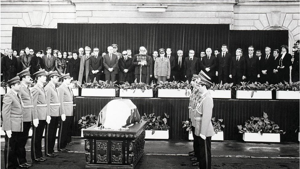 LJEKARl 0TKRlLl NAJVEĆU TAJNU TlT0VE SAHRANE: kad su uradili obdukciju, saznali nešto što ih je dokrajčilo