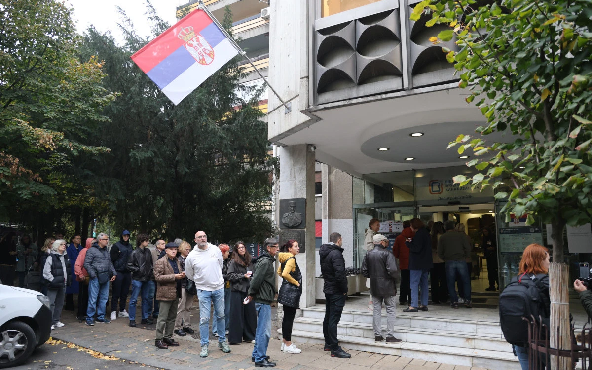 NAJNOVIJE VESTI IZ SRBIJE! Ko trenutno vodi na izborima? Stigle prve brojke, a večeras se očekuje veliki rasplet!