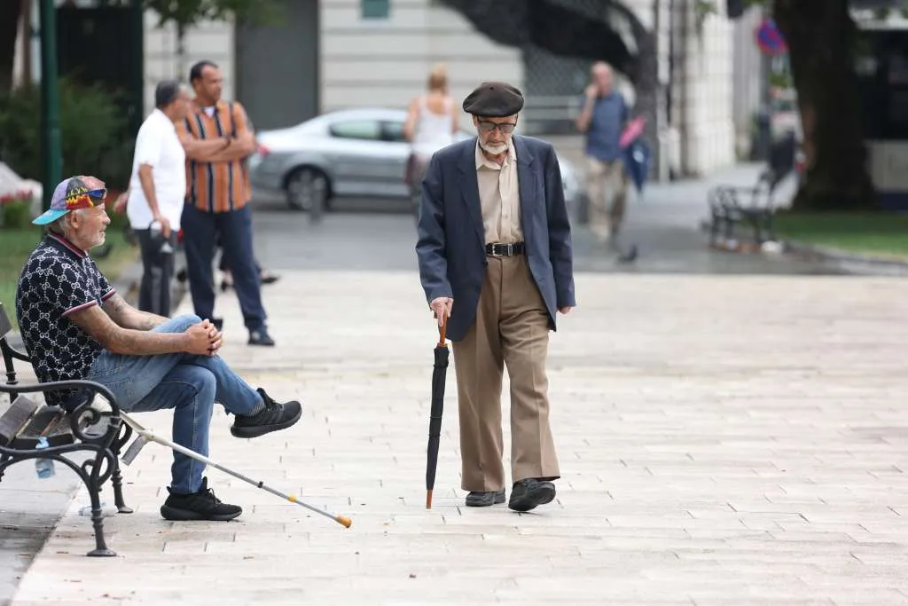 Važne vijesti za penzionere: Umjesto vanrednog povećanja, 0D SADA BIT ĆE 13. penzija – morate samo podnijeti zahtjev u ponedjeljak, evo gdje i šta trebate ponijeti